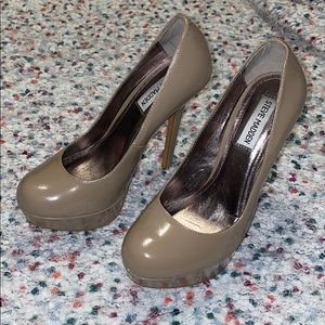 🌸 Steve Madden Nude Pumps